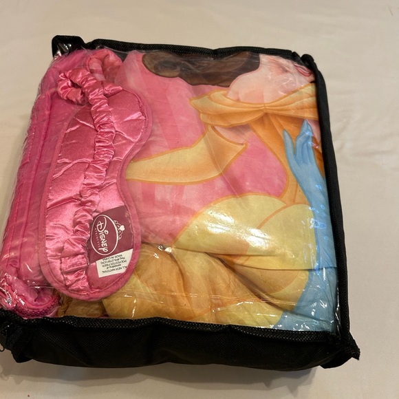 Disney Princess Sleeping Bag With Sleep Mask Cinderella, Aurora, Belle! B13 - Picture 5 of 5